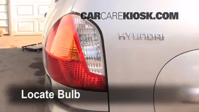 2001 Hyundai Santa Fe GL 2.4L 4 Cyl. Éclairage Feu clignotant arrière (remplacer l'ampoule)